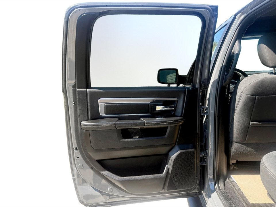 2022 Ram 1500 CLASSIC Warlock, keyless entry, backup camera, Bluetooth in COLDBROOK, Nova Scotia - 13 - w1024h768px