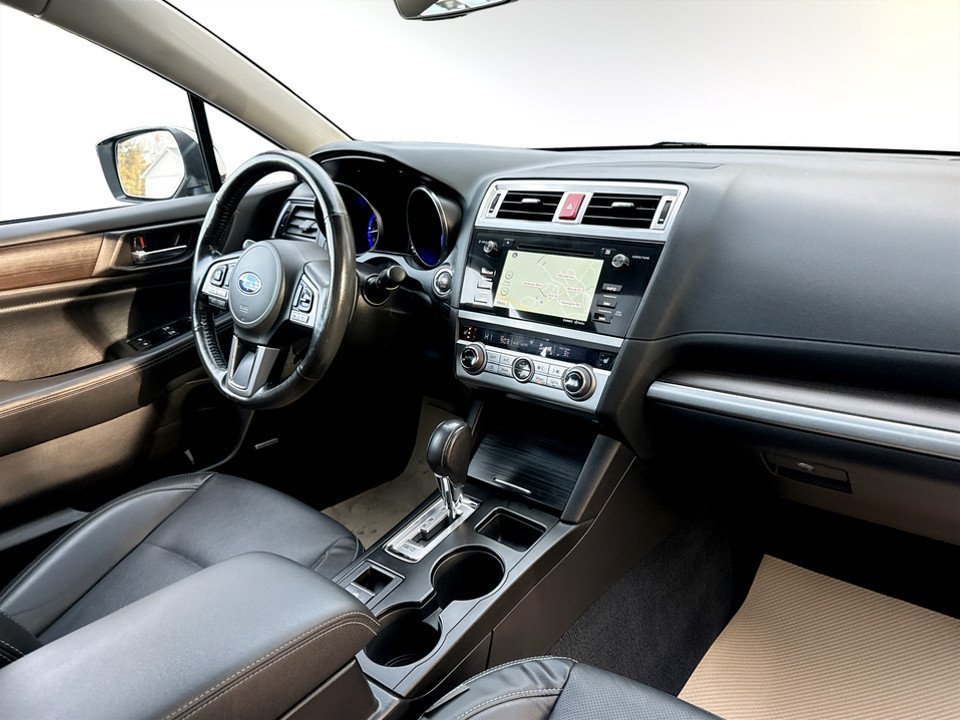2017 Subaru LEGACY Limited, keyless entry, backup camera, Bluetooth in Kentville, Nova Scotia - 6 - w1024h768px