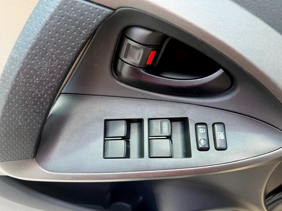 2011 Toyota RAV4 Base, Keyless entry, MP3, Cruise control in COLDBROOK, Nova Scotia - 8 - w1024h768px