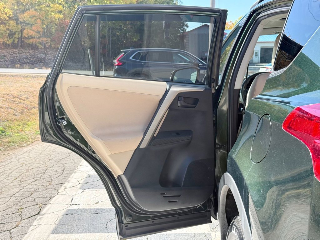 2013 Toyota RAV4 XLE | AWD, Sunroof, Rear Camera, FM/CD/Bluetooth in COLDBROOK, Nova Scotia - 22 - w1024h768px