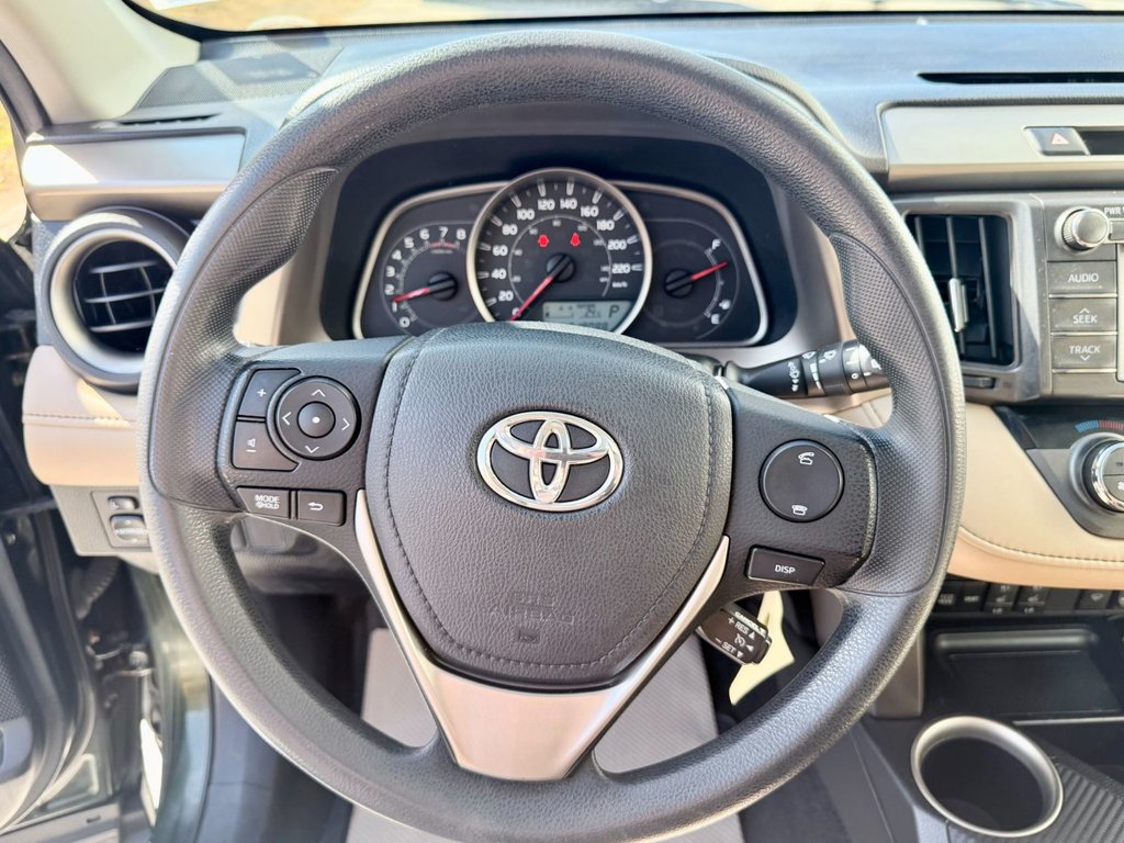 2013 Toyota RAV4 XLE | AWD, Sunroof, Rear Camera, FM/CD/Bluetooth in COLDBROOK, Nova Scotia - 11 - w1024h768px