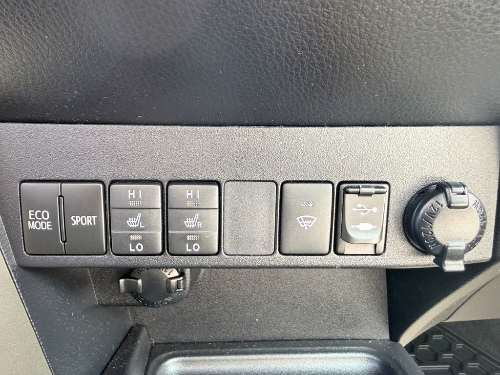 2013 Toyota RAV4 XLE | AWD, Sunroof, Rear Camera, FM/CD/Bluetooth in COLDBROOK, Nova Scotia - 20 - w1024h768px