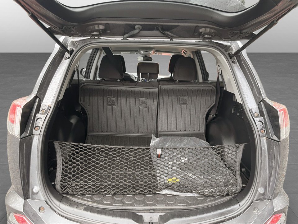 2018 Toyota RAV4 LE, keyless entry, Cruise control, Bluetooth in COLDBROOK, Nova Scotia - 13 - w1024h768px