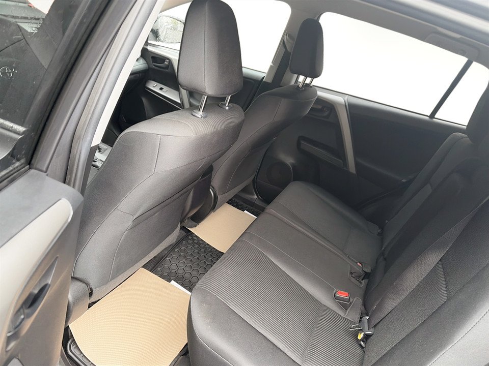 2018 Toyota RAV4 LE, keyless entry, Cruise control, Bluetooth in COLDBROOK, Nova Scotia - 12 - w1024h768px
