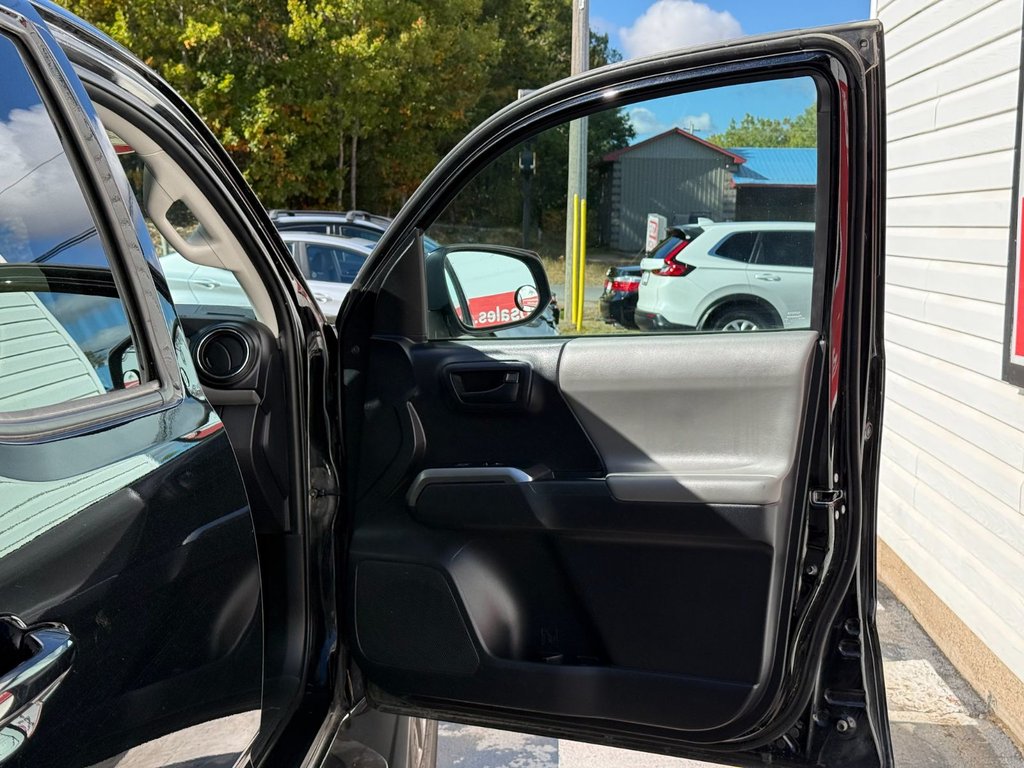 2020 Toyota Tacoma 4x4 Double Cab | Safety Assist | Bluetooth Enabled in COLDBROOK, Nova Scotia - 20 - w1024h768px