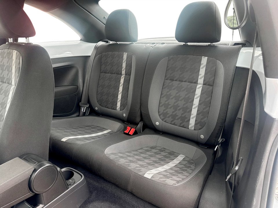 2017 Volkswagen BEETLE in COLDBROOK, Nova Scotia - 13 - w1024h768px
