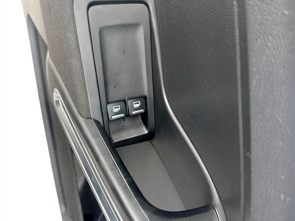 2017 Volkswagen BEETLE in COLDBROOK, Nova Scotia - 8 - w1024h768px