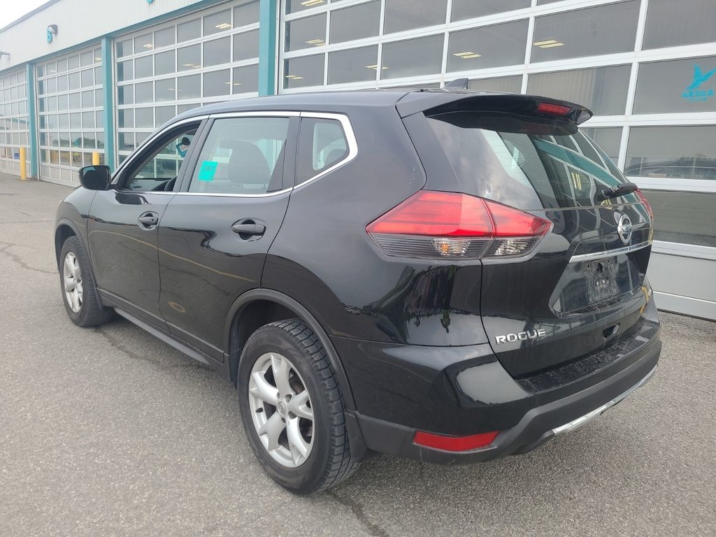 2017 Nissan Rogue S in Thunder Bay, Ontario - 6 - w1024h768px