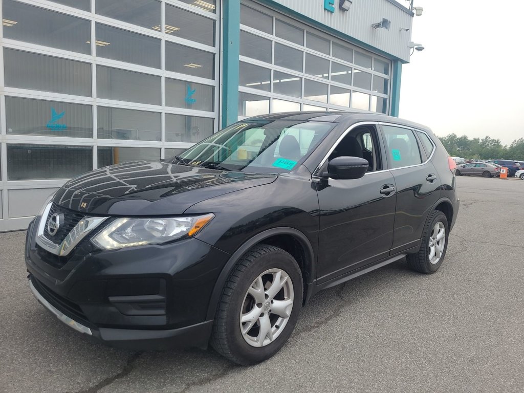 2017 Nissan Rogue S in Thunder Bay, Ontario - 2 - w1024h768px
