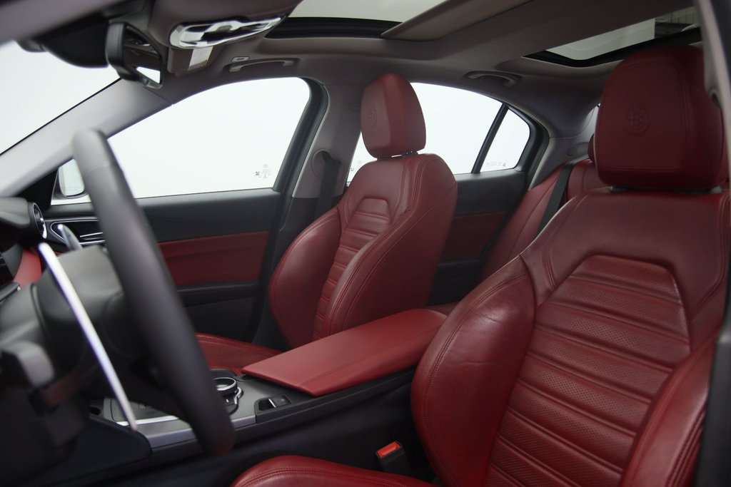 2017 Alfa Romeo GIULIA Ti in Chicoutimi, Quebec - 7 - w1024h768px