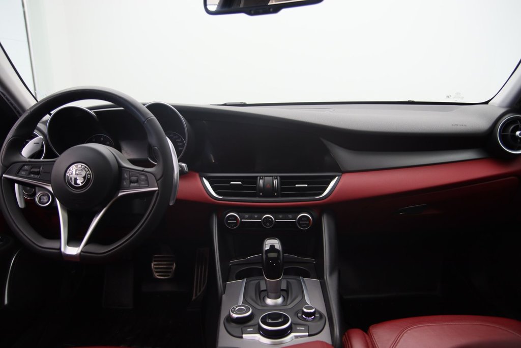 2017 Alfa Romeo GIULIA Ti in Chicoutimi, Quebec - 11 - w1024h768px