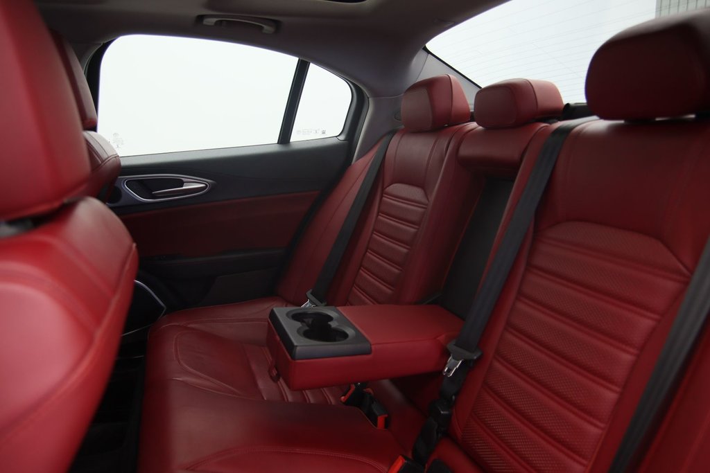 2017 Alfa Romeo GIULIA Ti in Chicoutimi, Quebec - 10 - w1024h768px
