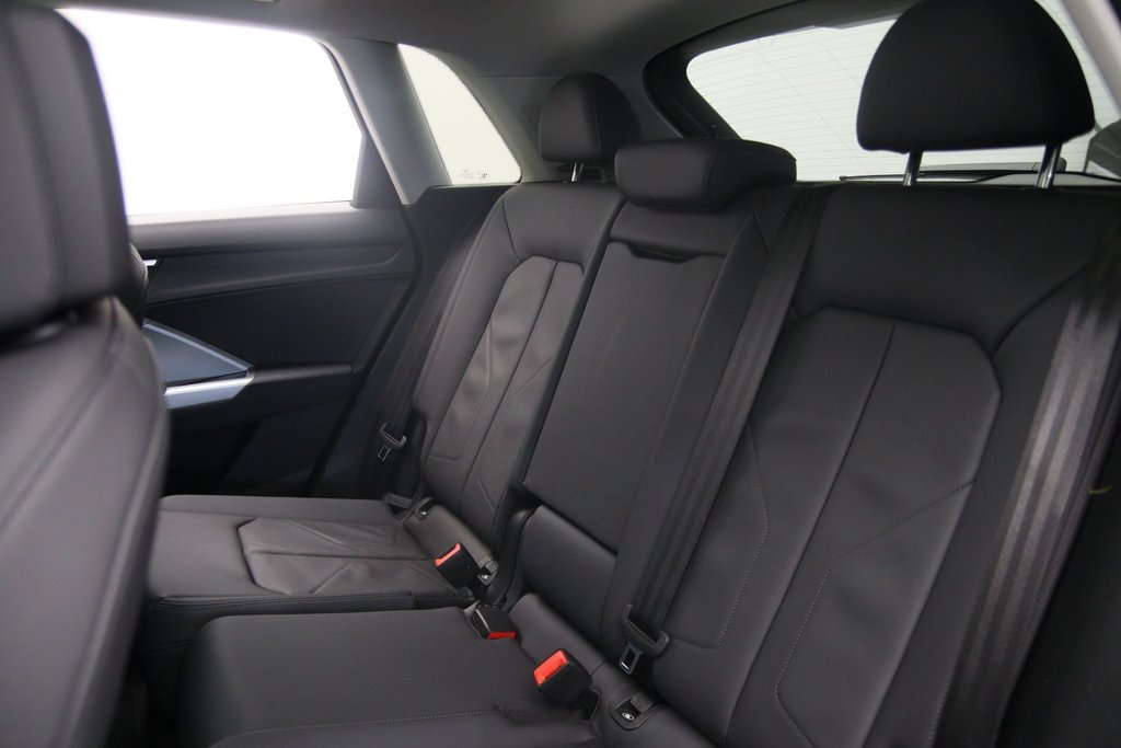 2025 Audi Q3 in Jonquière, Quebec - 9 - w1024h768px