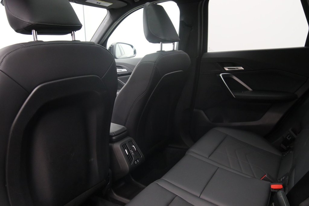 2025 BMW X1 in Baie-Comeau, Quebec - 9 - w1024h768px