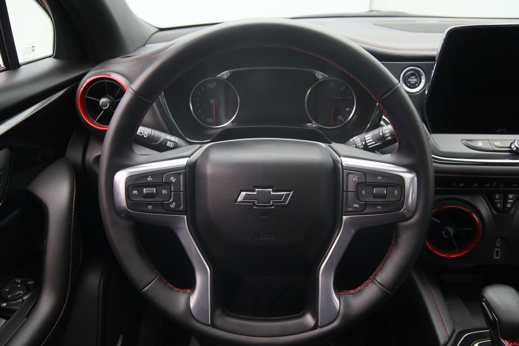 2024 Chevrolet Blazer in Jonquière, Quebec - 12 - w1024h768px