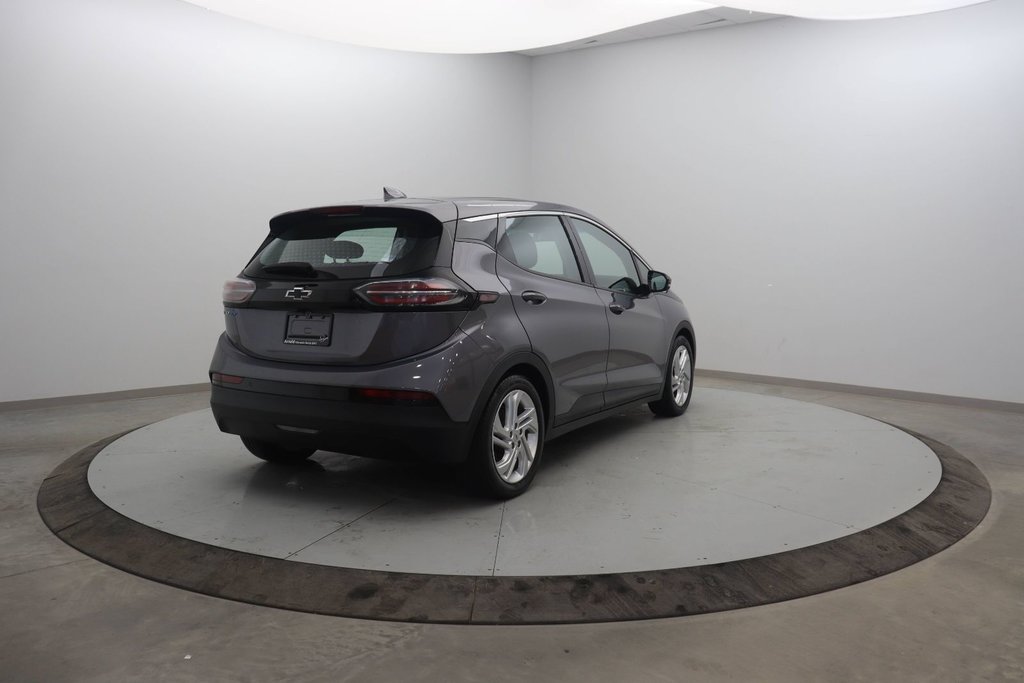 2022 Chevrolet Bolt EV in Jonquière, Quebec - 4 - w1024h768px