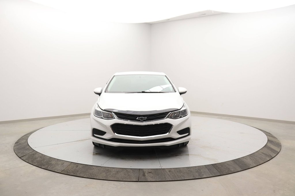 2016 Chevrolet Cruze in Baie-Comeau, Quebec - 2 - w1024h768px