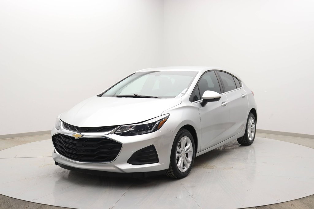 2019 Chevrolet Cruze in Sept-Îles, Quebec - 1 - w1024h768px