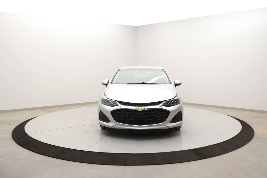 2019 Chevrolet Cruze in Sept-Îles, Quebec - 2 - w1024h768px