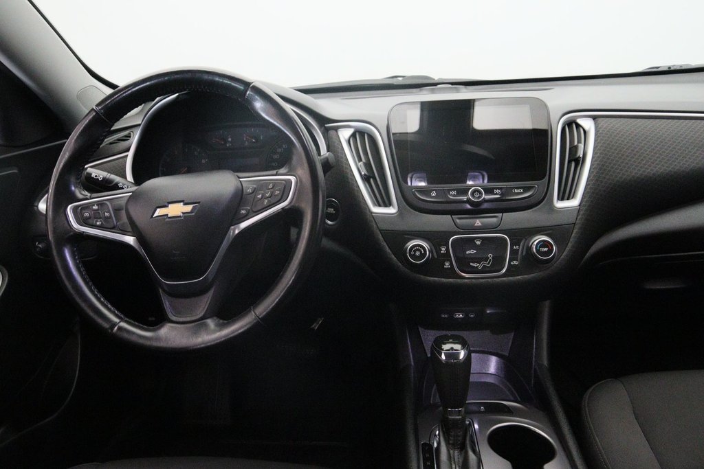 2019 Chevrolet Malibu in Jonquière, Quebec - 10 - w1024h768px