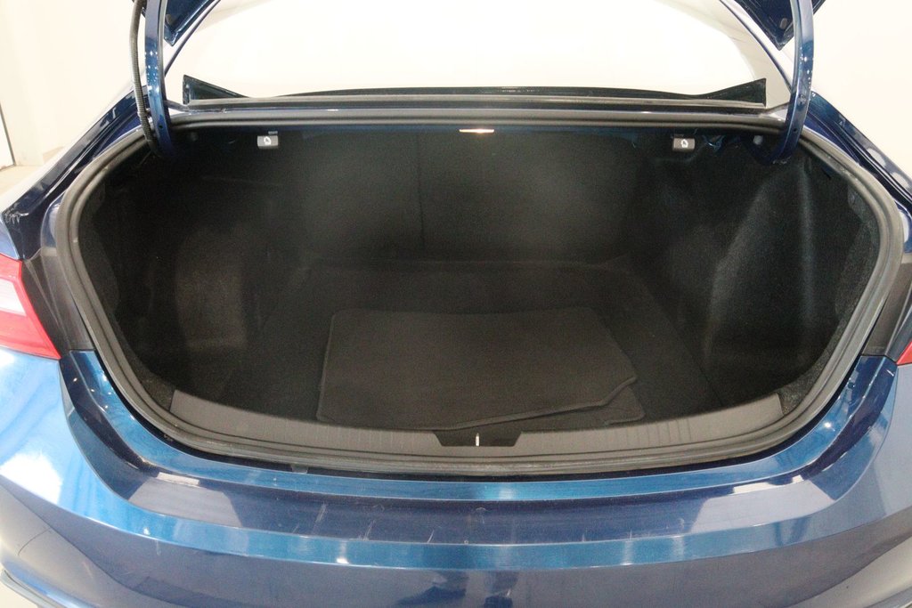 2019 Chevrolet Malibu in Jonquière, Quebec - 16 - w1024h768px