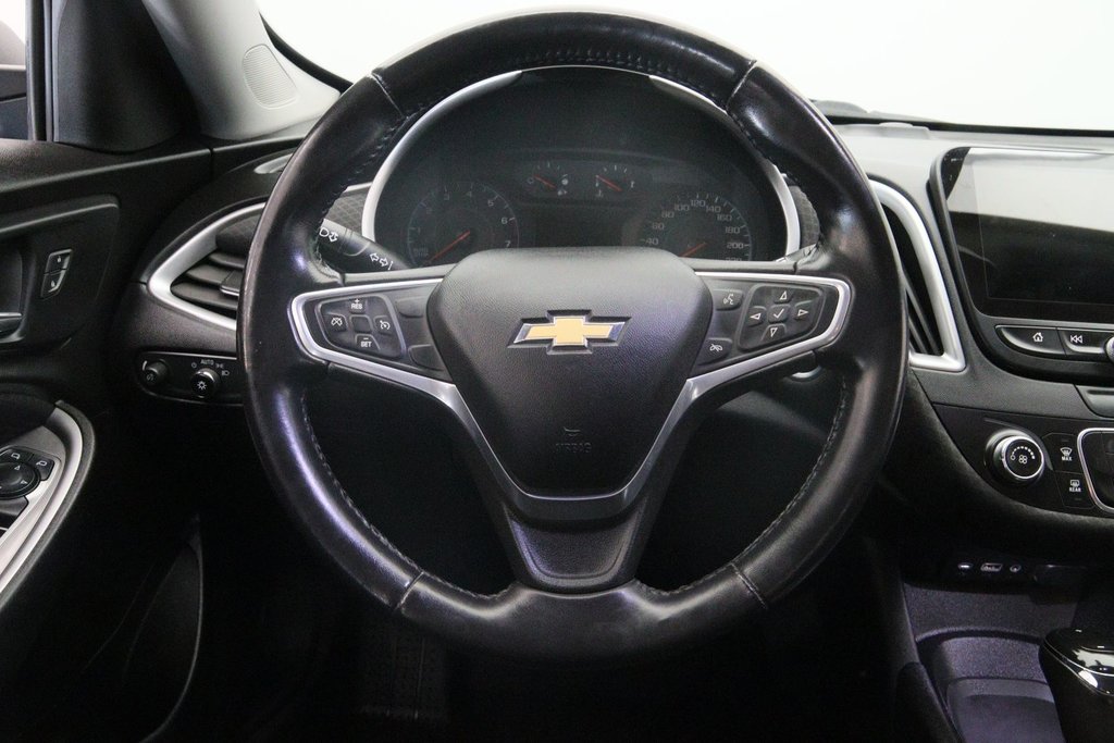 2019 Chevrolet Malibu in Jonquière, Quebec - 11 - w1024h768px