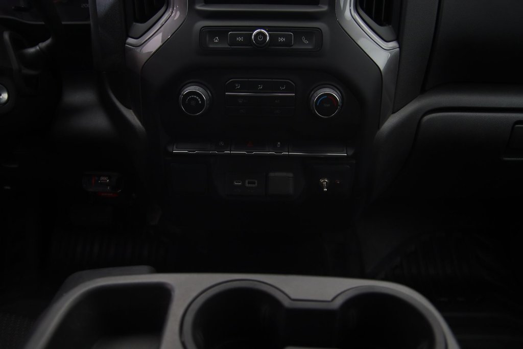 2022 Chevrolet Silverado 1500 LTD in Baie-Comeau, Quebec - 13 - w1024h768px