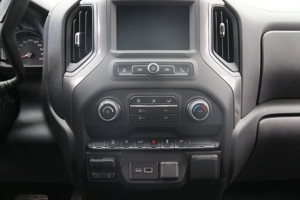 2022 Chevrolet Silverado 1500 LTD in Sept-Îles, Quebec - 12 - w1024h768px
