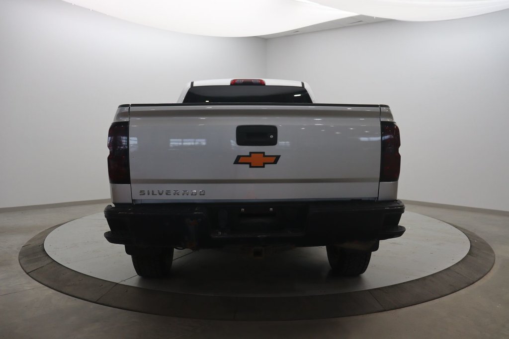 Chevrolet Silverado 1500  2017 à Jonquière, Québec - 5 - w1024h768px