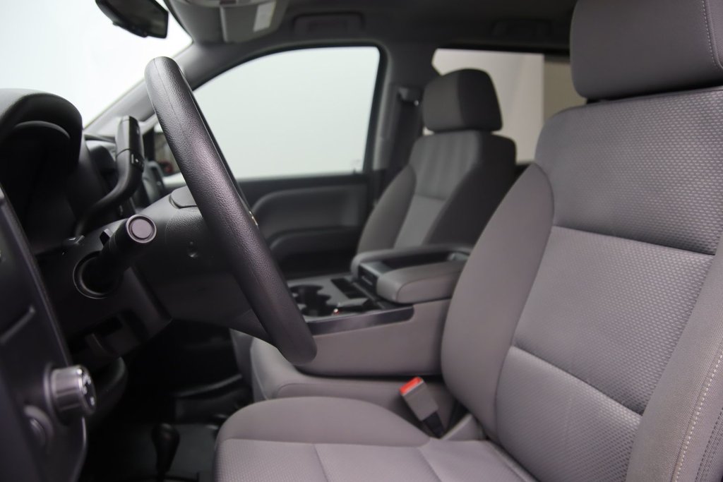 Chevrolet Silverado 1500  2017 à Jonquière, Québec - 7 - w1024h768px