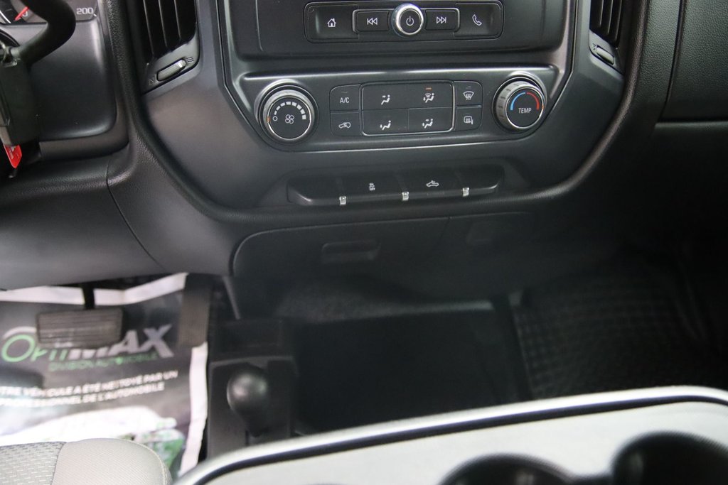 Chevrolet Silverado 1500  2017 à Jonquière, Québec - 13 - w1024h768px