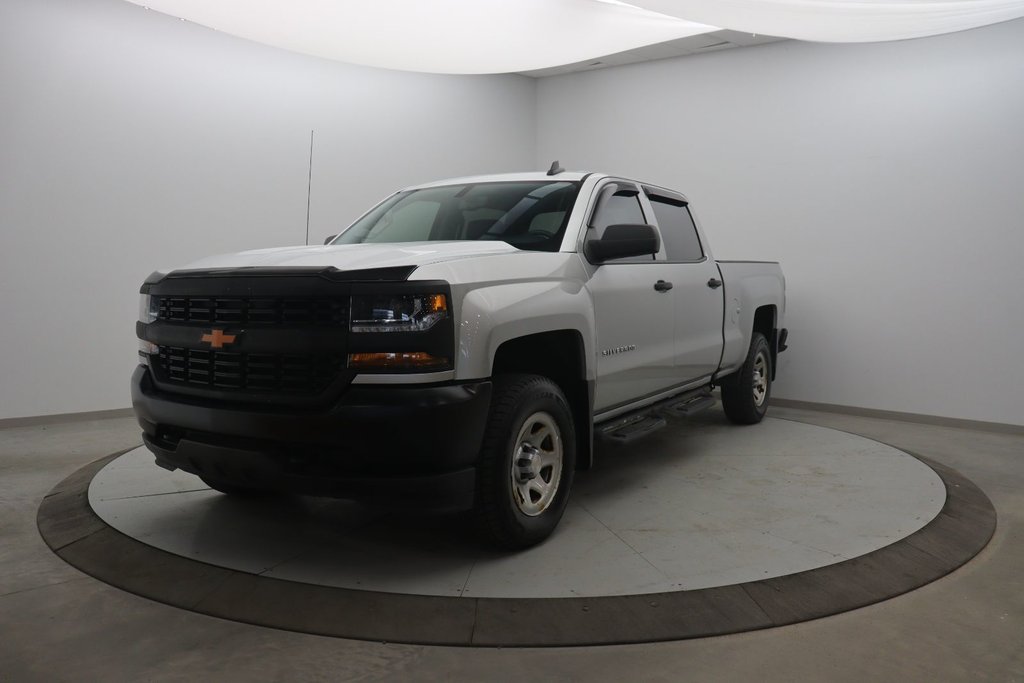 Chevrolet Silverado 1500  2017 à Jonquière, Québec - 1 - w1024h768px