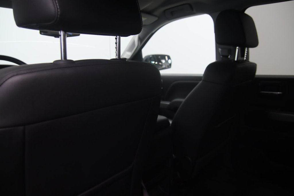 2018 Chevrolet Silverado 1500 in Jonquière, Quebec - 8 - w1024h768px