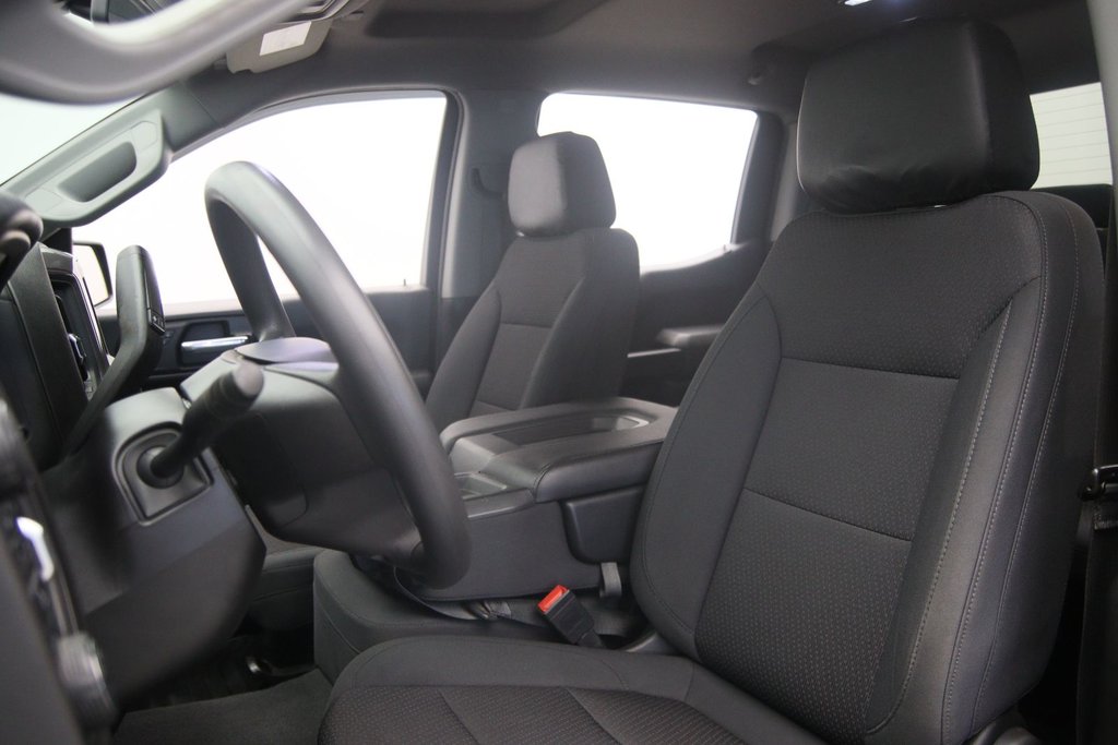 2020 Chevrolet Silverado 1500 in Sept-Îles, Quebec - 4 - w1024h768px