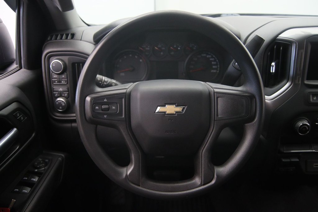 2020 Chevrolet Silverado 1500 in Sept-Îles, Quebec - 9 - w1024h768px