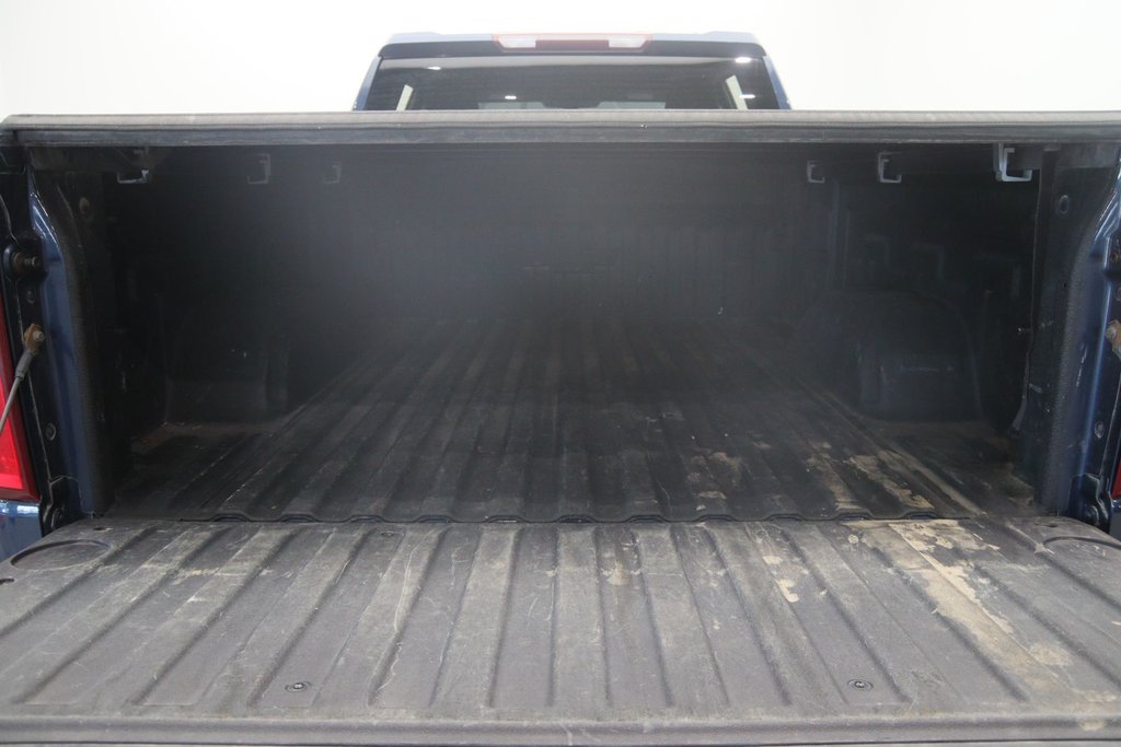 2020 Chevrolet Silverado 1500 in Sept-Îles, Quebec - 15 - w1024h768px