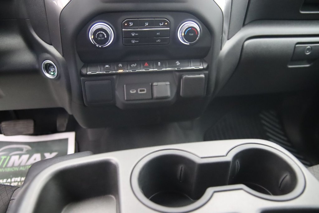 Chevrolet Silverado 1500  2022 à Sept-Îles, Québec - 13 - w1024h768px