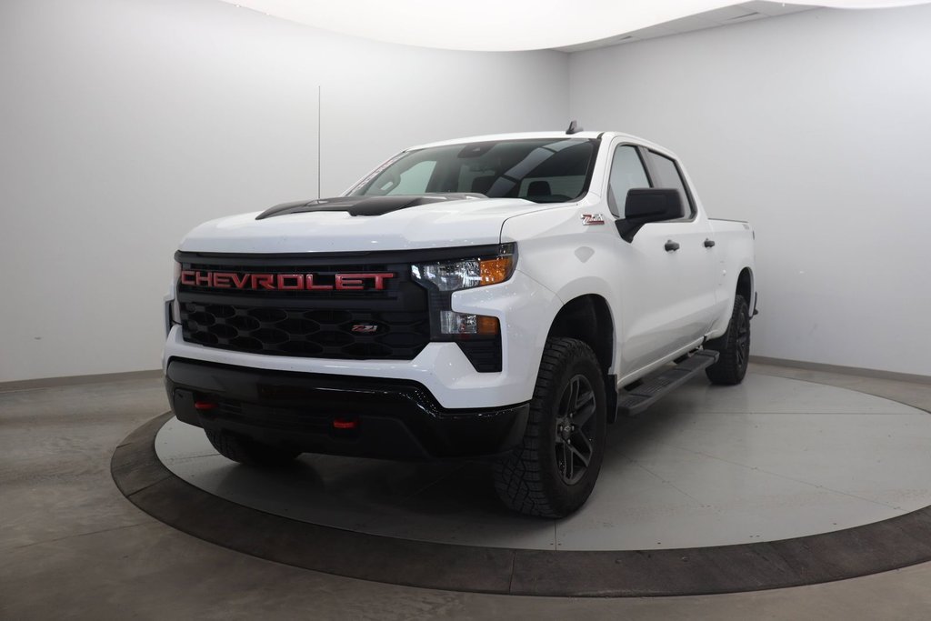 2023 Chevrolet Silverado 1500 in Baie-Comeau, Quebec - 1 - w1024h768px