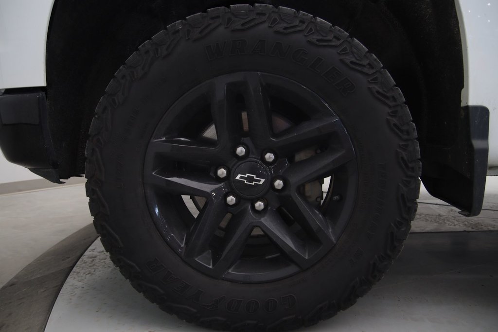 2023 Chevrolet Silverado 1500 in Baie-Comeau, Quebec - 18 - w1024h768px