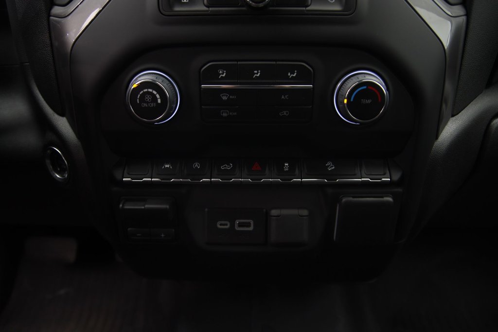 2023 Chevrolet Silverado 1500 in Baie-Comeau, Quebec - 13 - w1024h768px