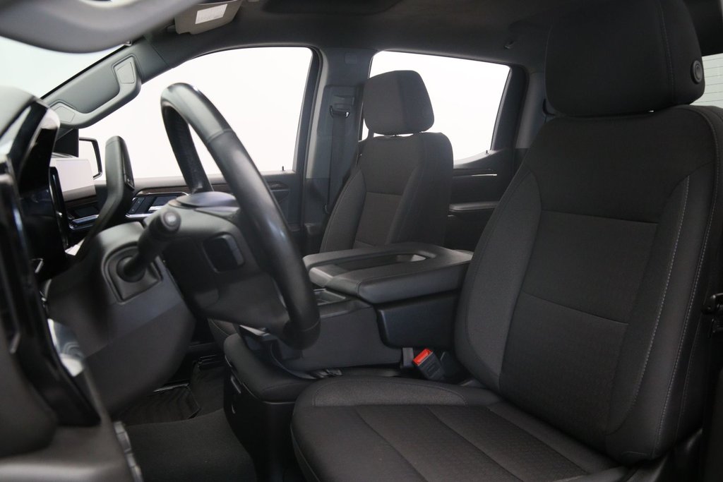 2025 Chevrolet Silverado 1500 in Baie-Comeau, Quebec - 6 - w1024h768px