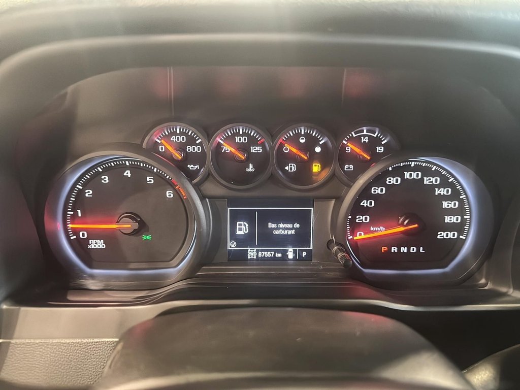 Chevrolet Silverado 2500HD  2022 à Jonquière, Québec - 14 - w1024h768px