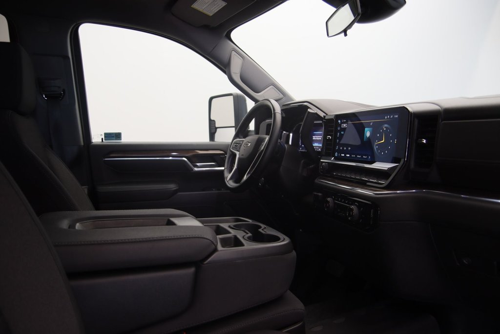 2024 Chevrolet Silverado 2500HD in Baie-Comeau, Quebec - 15 - w1024h768px