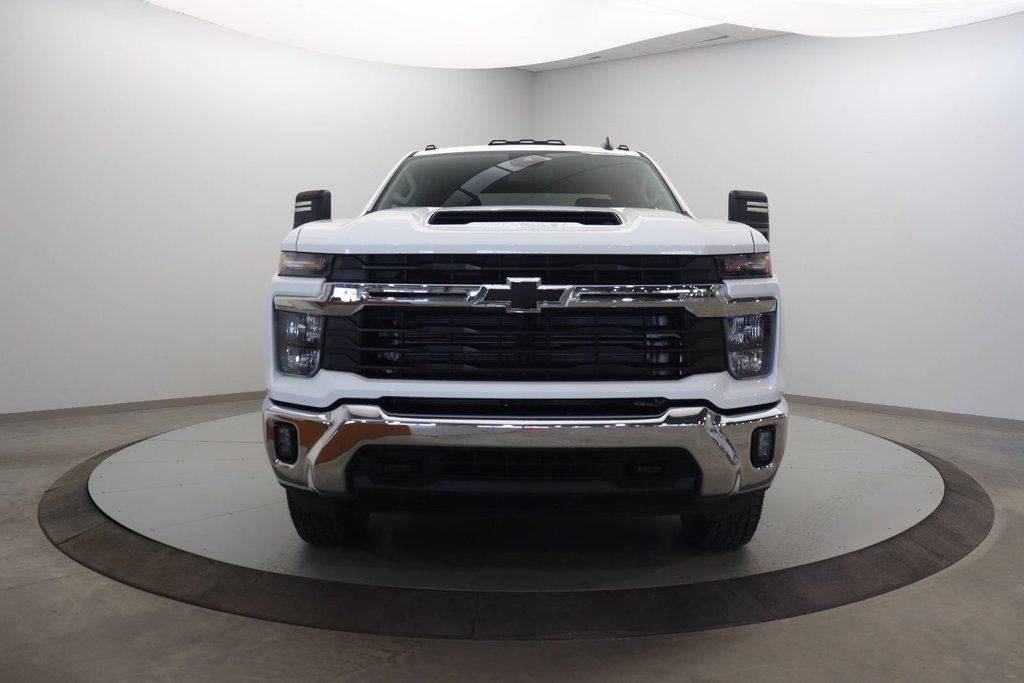 2024 Chevrolet Silverado 2500HD in Baie-Comeau, Quebec - 2 - w1024h768px