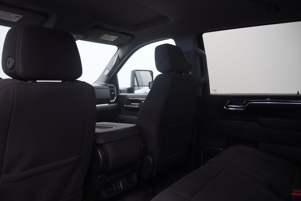2024 Chevrolet Silverado 2500HD in Baie-Comeau, Quebec - 8 - w1024h768px