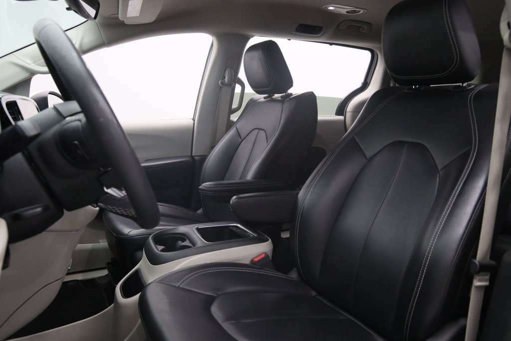 2023 Chrysler Pacifica in Baie-Comeau, Quebec - 6 - w1024h768px