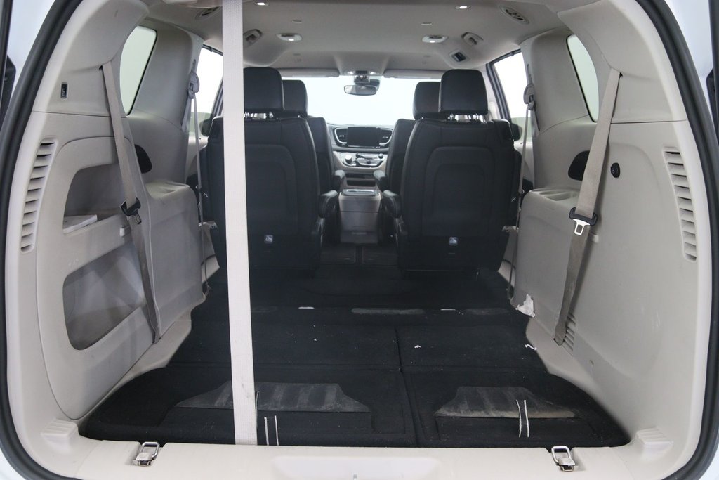 2023 Chrysler Pacifica in Baie-Comeau, Quebec - 19 - w1024h768px