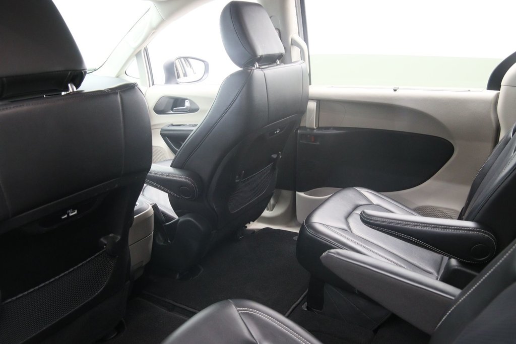 2023 Chrysler Pacifica in Baie-Comeau, Quebec - 10 - w1024h768px