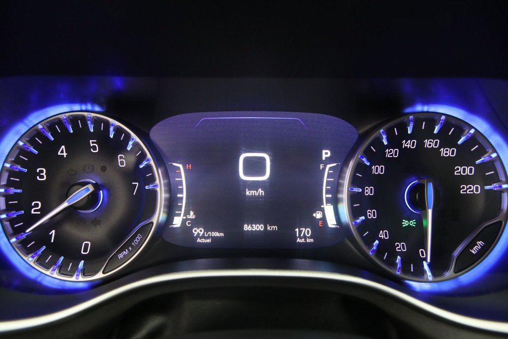 2023 Chrysler Pacifica in Baie-Comeau, Quebec - 14 - w1024h768px