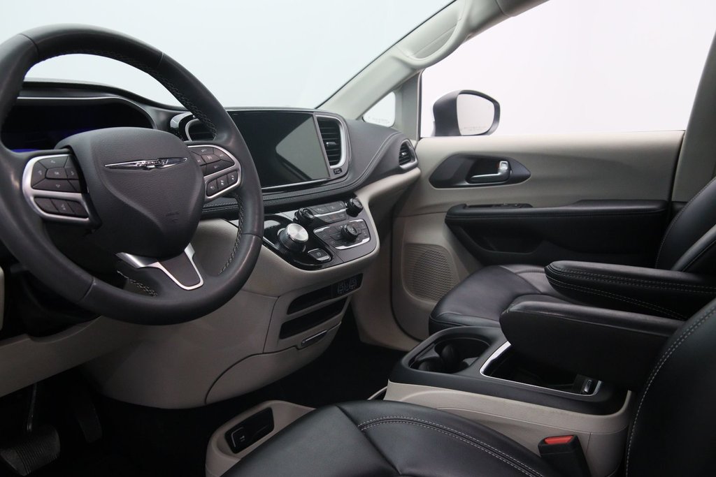 2023 Chrysler Pacifica in Baie-Comeau, Quebec - 7 - w1024h768px